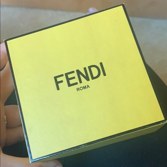 Fendi pink cuff bracelet - Picture 4 of 6